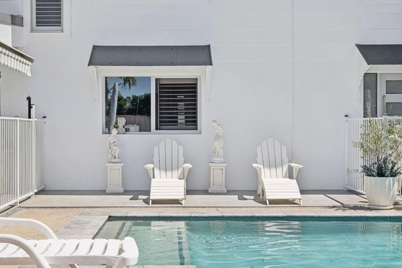 Sunbird Family Getaway - Sleeps Holiday home *